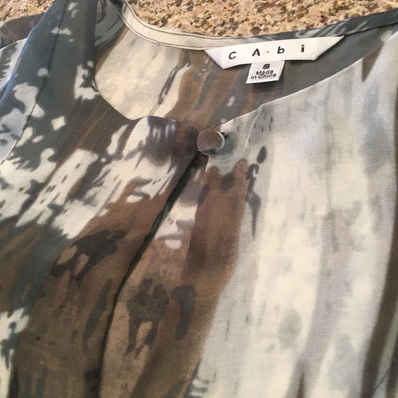 CAbi Small Grey Painted Tunic Keyhole Blouse 651 - Picture 6 of 8